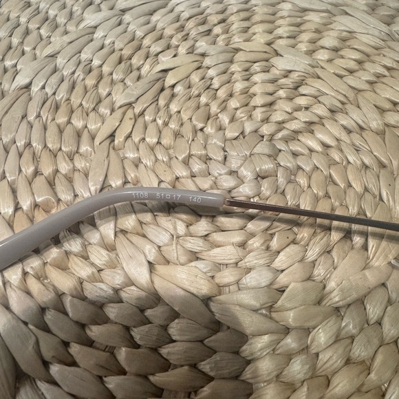 MICHAEL KORS MK 3044B Grooved rimless frame
51-17-140 - Picture 7 of 9